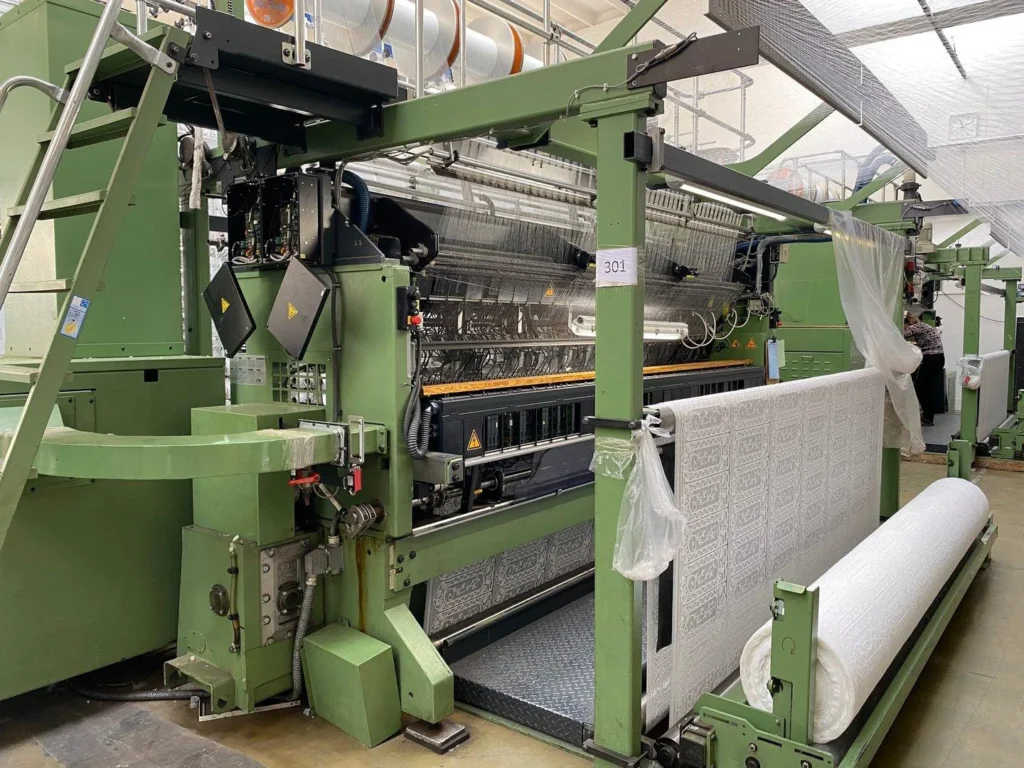 Custom Blankets: Choose a Professional Textile Factory